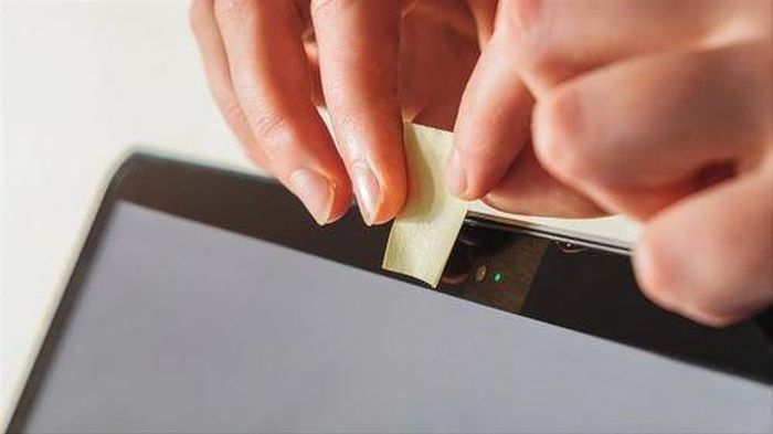 Camera của máy tính nên được che lại khi không dùng tới.