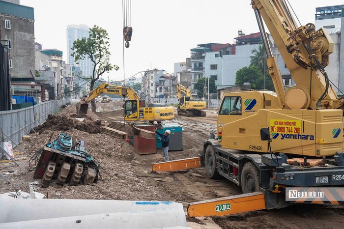 Theo ông Đông, chỉ còn khoảng một tháng để triển khai các phần việc còn lại, hướng tới mục tiêu thông xe kỹ thuật tuyến đường dịp 10/10. Đây là mốc tiến độ quan trọng, đòi hỏi các đơn vị phải triển khai đồng bộ, tổ chức thi công hợp lý và phối hợp chặt chẽ trong suốt quá trình thực hiện.