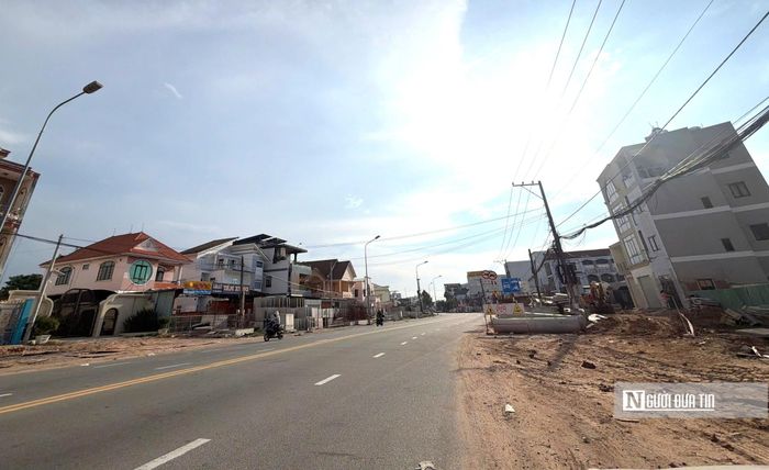 Theo Ban Giao thông, trước tình hình khó khăn hiện nay, nhằm đảm bảo tiến độ giải ngân và khối lượng công việc, Ban đã yêu cầu các đơn vị thi công chủ động tháo gỡ, tổ chức thi công với phương châm mặt bằng sạch chỗ nào làm chỗ đó. Điển hình, công trường đang duy trì nhịp độ liên tục tại các mũi thi công chính bao gồm: hạng mục trạm bơm, đoạn tuyến Phạm Ngọc Thạch và đoạn tuyến Huỳnh Văn Cù nhằm đảm bảo tiến độ khối lượng công việc theo kế hoạch đề ra.