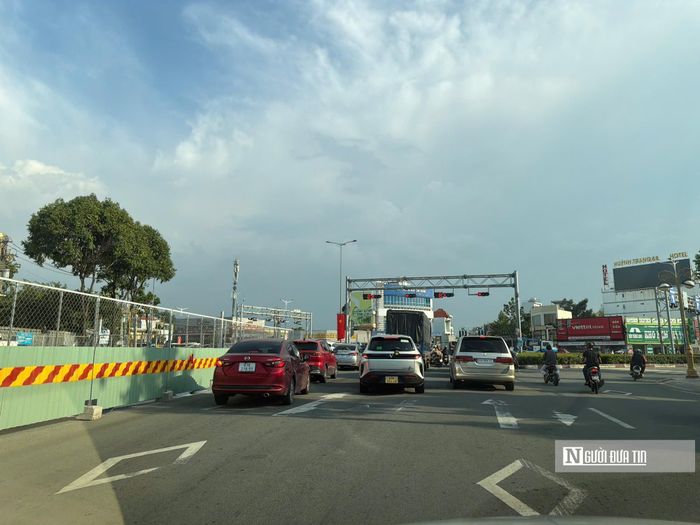 Dự án hầm chui ngã năm Phước Kiến được khởi công ngày 19/8/2025, là một trong những công trình giao thông quan trọng tại khu vực. Đây là nơi có nhiều tuyến đường giao cắt và lưu lượng phương tiện lớn.