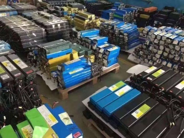 Nơi tập trung pin cũ thu hồi trước khi xử lý. Ảnh: Sohu.
