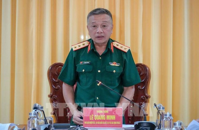 Thượng tướng Lê Quang Minh, Phó Chủ nhiệm Tổng cục Chính trị Quân đội nhân dân Việt Nam phát biểu tại buổi kiểm tra. Ảnh: Thanh Liêm - TTXVN