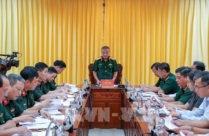 Thượng tướng Lê Quang Minh, Phó Chủ nhiệm Tổng cục Chính trị Quân đội nhân dân Việt Nam phát biểu tại buổi kiểm tra. Ảnh: Thanh Liêm - TTXVN
