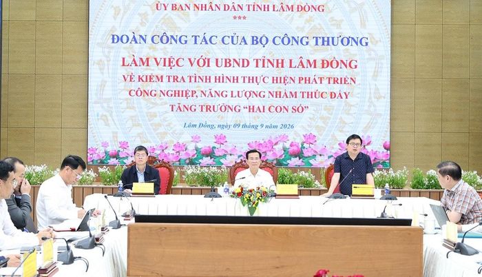 Thứ trưởng Bộ Công Thương – Trương Thanh Hoài phát biểu tại buổi làm việc. Ảnh: Thúy Hiền/BNEWS/TTXVN