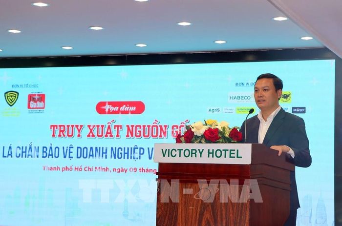 Đại diện Tạp chí Tiếp thị và Gia đình phát biểu tại tọa đàm. Ảnh: Thanh Vũ - TTXVN
