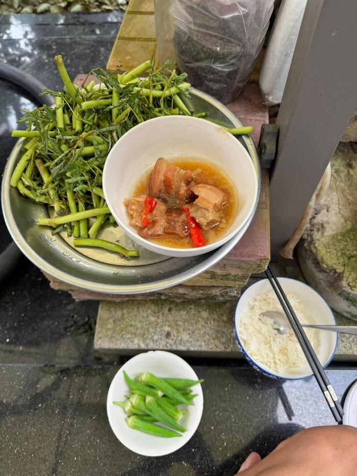 Nhu cầu ăn uống của Quốc Trường cũng khá đơn giản với những món ăn đậm hương vị quê nhà.