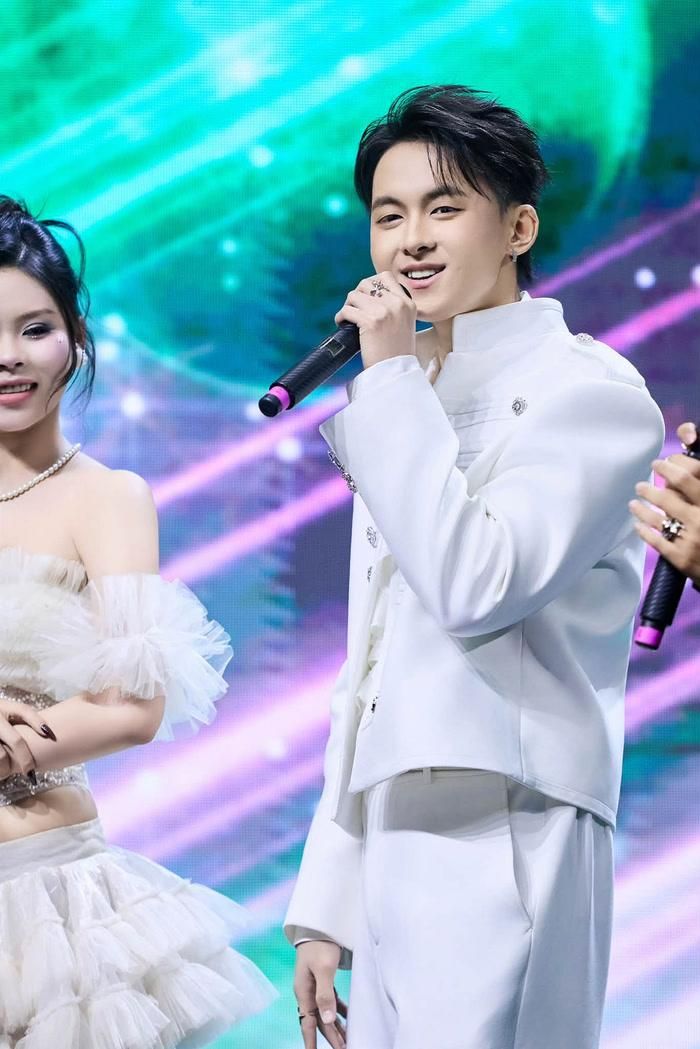Lời dặn "kiếm tiếng trước khi kiếm tiền" của "đàn anh" Đàm Vĩnh Hưng luôn được K.DEE ghi nhớ.