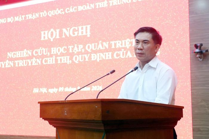 Chuyên gia trao đổi tại Hội nghị