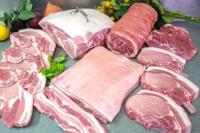 Giá lợn hơi hôm nay nhìn chung tiếp tục ổn định trên cả nước khi phần lớn các địa phương không ghi nhận điều chỉnh mới