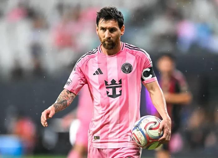 Lionel Messi đang tiến gần hơn đến việc trở thành chủ sở hữu mới của CD Eldense. Ảnh: AFP