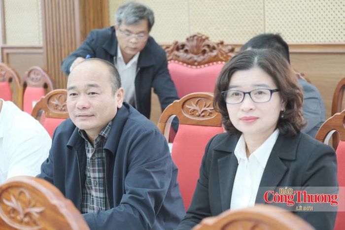 Các đại biểu tham dự hội nghị.