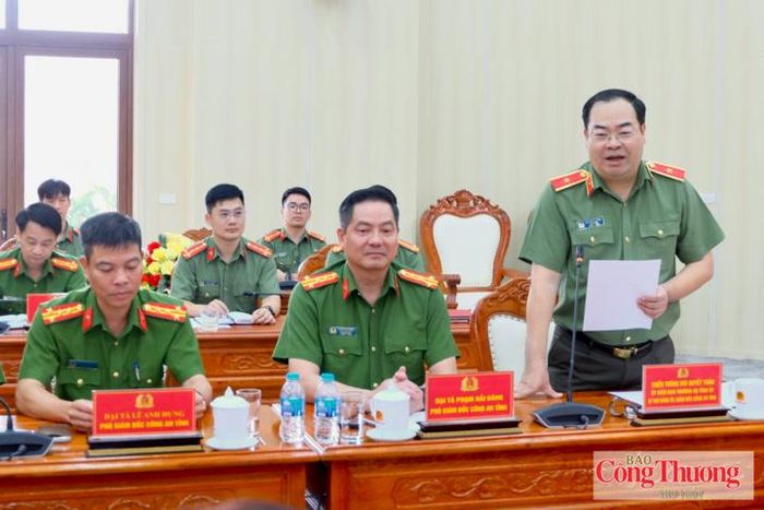 Thiếu tướng Bùi Quyết Toán, Giám đốc Công an tỉnh Lai Châu phát biểu tại buổi lễ.