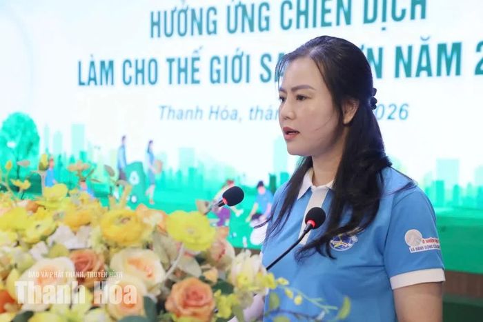 Phó Chủ tịch Hội LHPN tỉnh Bùi Thị Mai Hoan phát động hưởng ứng chiến dịch.