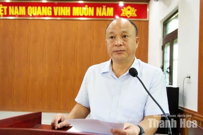 Đồng chí Đinh Văn Minh, Bí thư Đảng ủy, Chủ tịch HĐND phường Đào Duy Từ phát biểu kết luận hội nghị.