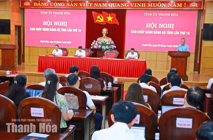 Bí thư Tỉnh ủy Lê Đức Thái phát biểu kết luận hội nghị.