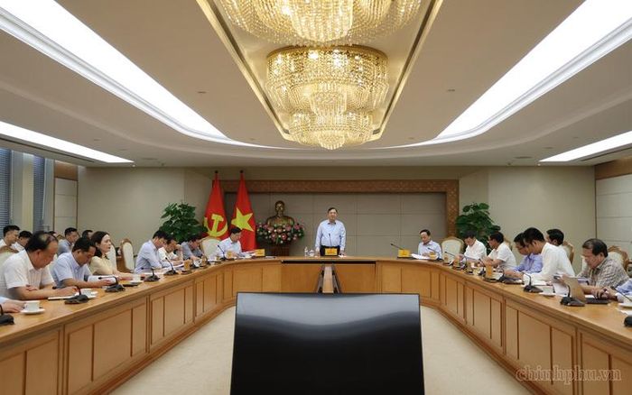 Phó Thủ tướng Thường trực Phạm Gia Túc chủ trì cuộc họp - Ảnh: chinhphu.vn.