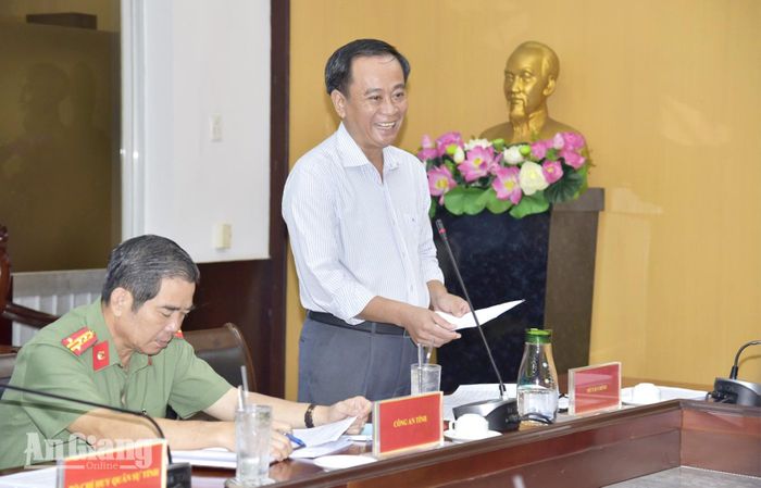 Đại diện Sở Tài chính tỉnh An Giang báo cáo tại buổi làm việc.