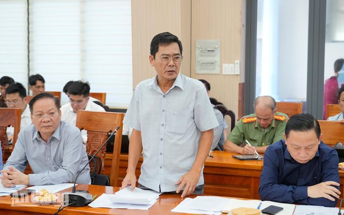 Lãnh đạo Ban Quản lý dự án đầu tư xây dựng các công trình nông nghiệp và phát triển nông thôn tỉnh An Giang phát biểu tại hội nghị.
