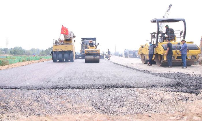  Nhờ chủ động nguồn đất san lấp, đường Vành đai 4 - Vùng Thủ đô Hà Nội, đoạn qua địa bàn tỉnh Bắc Ninh đang được hoàn thiện. 