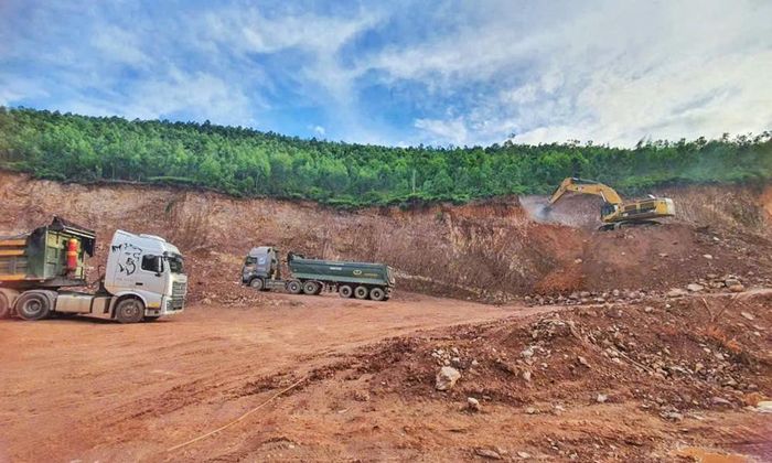  Công ty TNHH một thành viên Xây dựng Hải Thọ vận chuyển đất phục phục thi công đường Vành đai 4 - Vùng Thủ đô Hà Nội, đoạn qua địa bàn tỉnh Bắc Ninh. 