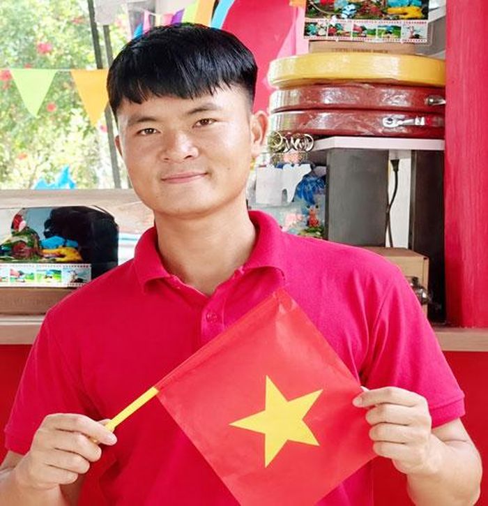 Anh Bùi Văn Quân, chủ “Vườn hạnh phúc” tại xã Hợp Thịnh.