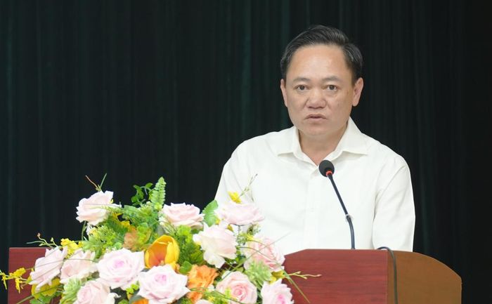 Đồng chí Trần Văn Tùng, Phó Trưởng Ban Quản lý các khu công nghiệp phát biểu.