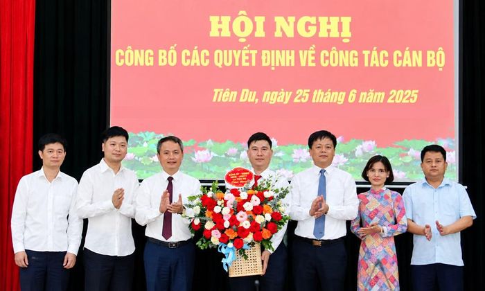 Công tác điều động, luân chuyển, bổ nhiệm cán bộ được xã Tiên Du thực hiện theo đúng quy trình, quy định.