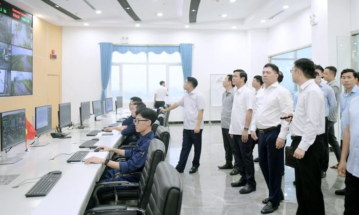 Phòng điều khiển trung tâm của Nhà máy điện rác Lương Tài, xã Trung Kênh.