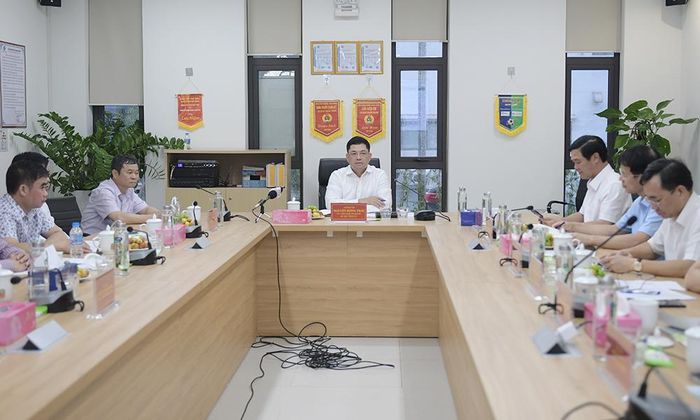 Bí thư Tỉnh ủy Nguyễn Hồng Thái chủ trì buổi làm việc.