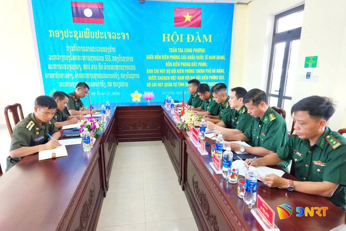 Quang cảnh hội đàm. Ảnh: VĂN VINH