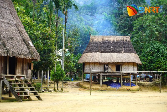 Không gian thanh bình của làng Aur giữa đại ngàn.