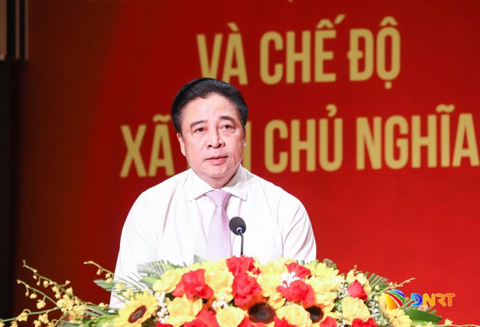 Phó Bí thư Thường trực Thành ủy Nguyễn Khắc Toàn phát biểu tại lễ trao giải. Ảnh: NGỌC PHÚ