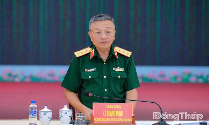 Thượng tướng Lê Quang Minh phát biểu tại buổi kiểm tra.
