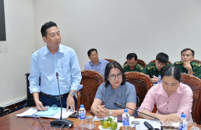 Các đại biểu phát biểu tại buổi làm việc.