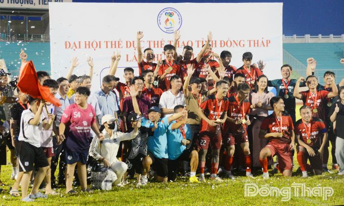 Tấm Huy chương Vàng môn Bóng đá nam thuộc về Cụm 4 đã khép lại Chương trình thi đấu của Đại hội Thể dục thể thao tỉnh Đồng Tháp lần thứ I năm 2026.