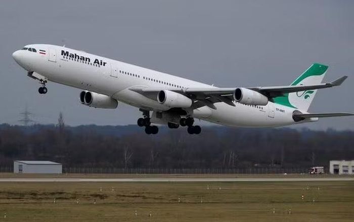 Một chiếc Airbus A340-300 của Hãng hàng không Iran Mahan Air cất cánh từ sân bay Dusseldorf (Đức) hồi tháng 1-2019 Ảnh: REUTERS