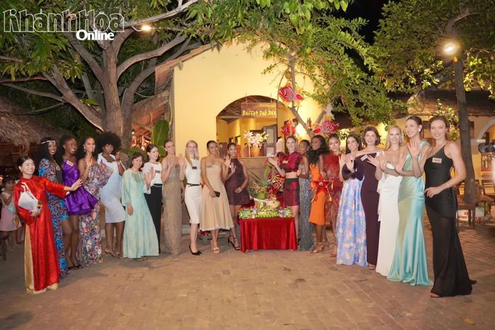 Các thí sinh Miss World 2026 khám phá Làng nghề Nha Trang Xưa.