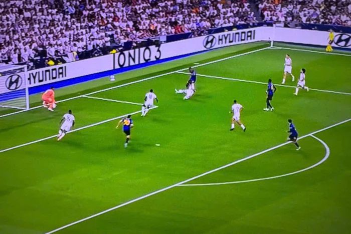 Trận đấu giữa Real Madrid (áo trắng) - Inter Milan