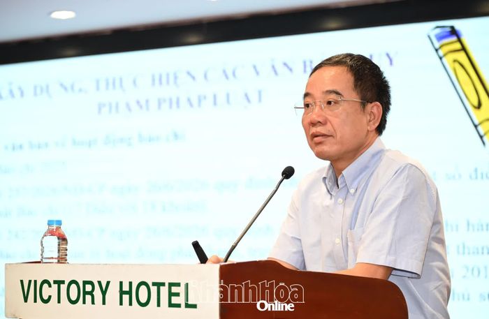 Ông Nguyễn Văn Hiếu phát biểu tại buổi tọa đàm.