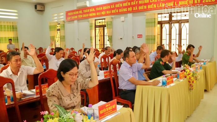 Các đại biểu cho biểu quyết.
