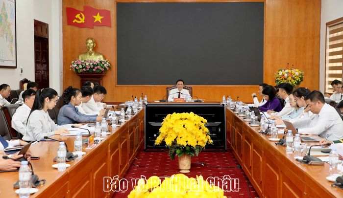 Quang cảnh tổ thảo luận số 1.