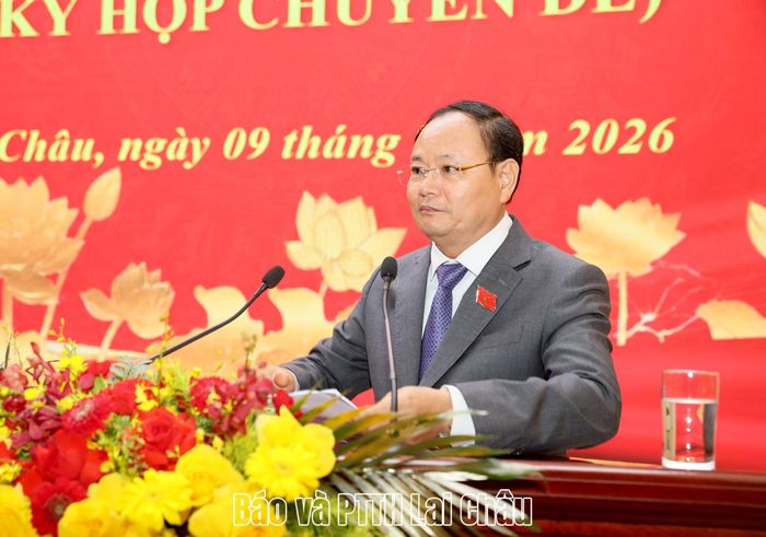 Đồng chí Lê Minh Ngân - Bí thư Tỉnh uỷ, Chủ tịch HĐND tỉnh phát biểu bế mạc kỳ họp.