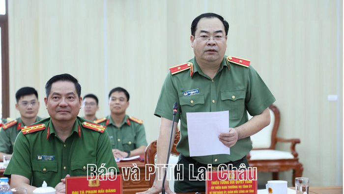 Thiếu tướng Bùi Quyết Toán - Giám đốc Công an tỉnh phát biểu tại buổi biểu dương, khen thưởng.