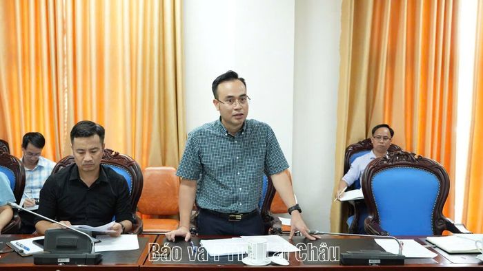 Phó Giám đốc Sở Xây dựng Ngô Sỹ Thiện phát biểu tại buổi làm việc.