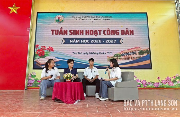Chương trình trò chuyện cùng những học sinh tiêu biểu tại Tuần sinh hoạt công dân Trường THPT Tràng Định