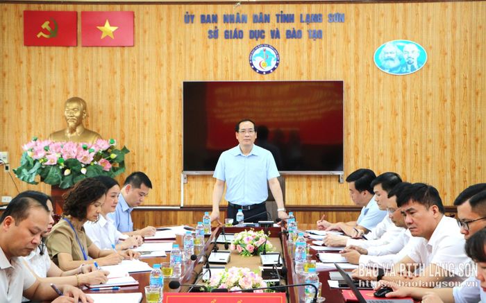 Đồng chí Dương Xuân Huyên, Ủy viên Ban Thường vụ Tỉnh ủy, Phó Chủ tịch Thường trực HĐND tỉnh, Trưởng Đoàn giám sát phát biểu tại hội nghị công bố quyết định giám sát đối với Đảng ủy Sở Giáo dục và Đào tạo