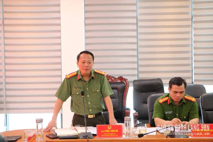 Lãnh đạo Đảng ủy Công an tỉnh phát biểu ý kiến tại hội nghị