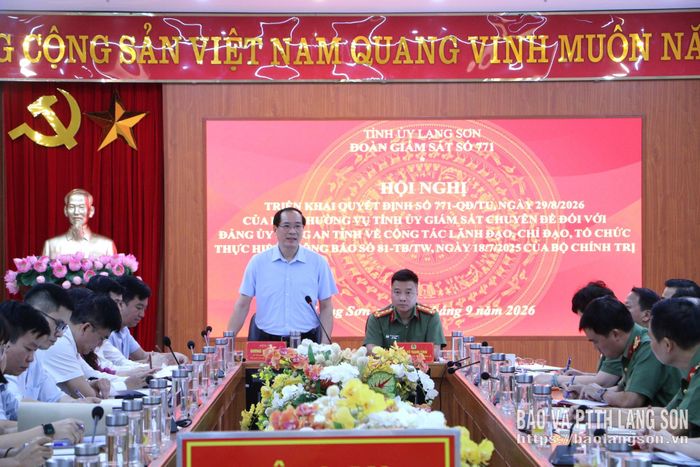 Đồng chí Dương Xuân Huyên, Ủy viên Ban Thường vụ Tỉnh ủy, Phó Chủ tịch Thường trực HĐND tỉnh, Trưởng Đoàn giám sát quán triệt nội dung giám sát tại Đảng ủy Công an tỉnh