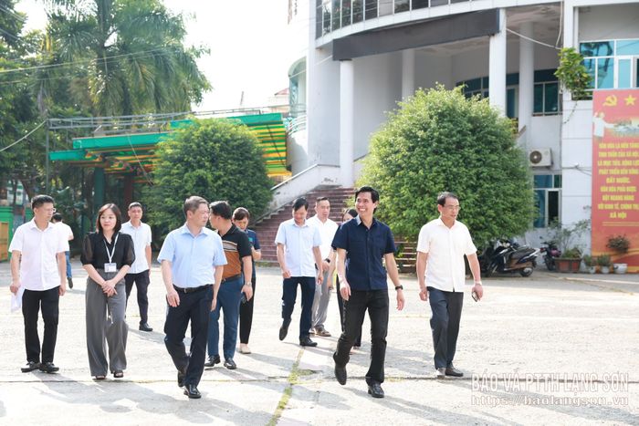 Đồng chí Hoàng Quốc Khánh, Ủy viên Trung ương Đảng, Bí thư Tỉnh ủy khảo sát tại Trung tâm Văn hóa tỉnh