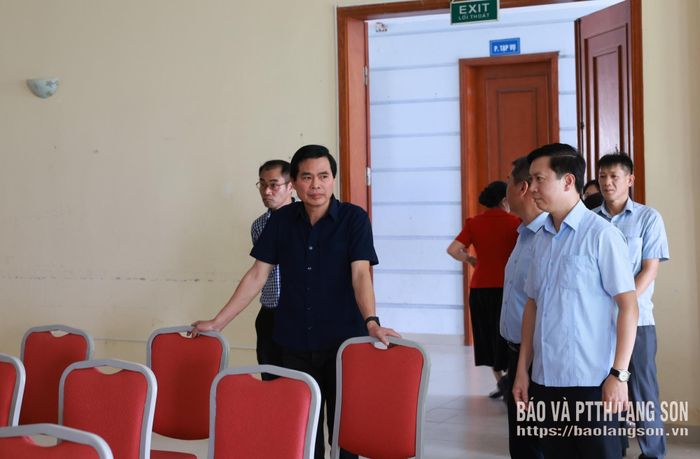 Đồng chí Bí thư Tỉnh ủy khảo sát tại Cung Thanh thiếu nhi Lạng Sơn (cơ sở 2)